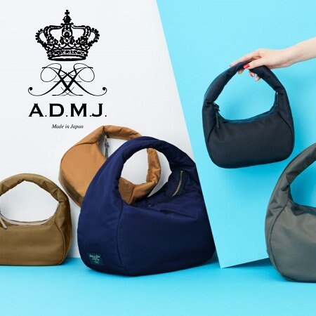 秋のお出かけカジュアルスタイルに最適