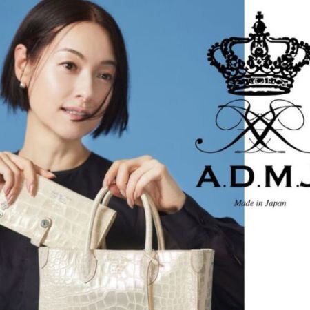 いろいろなスタイリングにぴったり艶やかなトートバッグ登場