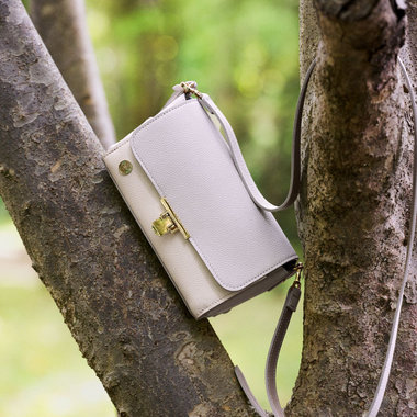 あなたはどっち派？ 新作ショルダー＆トート