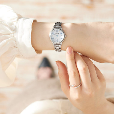 CITIZEN 【ソーラーテック電波時計】wicca ときめくダイヤ 日付あり バンド調整が簡単 5気圧防水