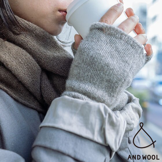 冷え性の方にもおススメ。『手編み機でつくるニット手袋』