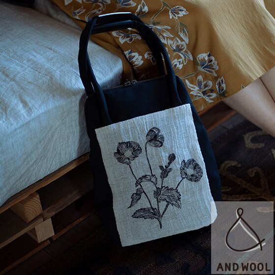 お出かけ時に。花刺繍のバッグのご紹介