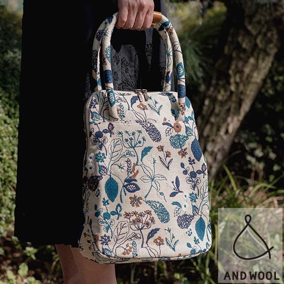 これからの季節に映えるバッグが入荷しました。