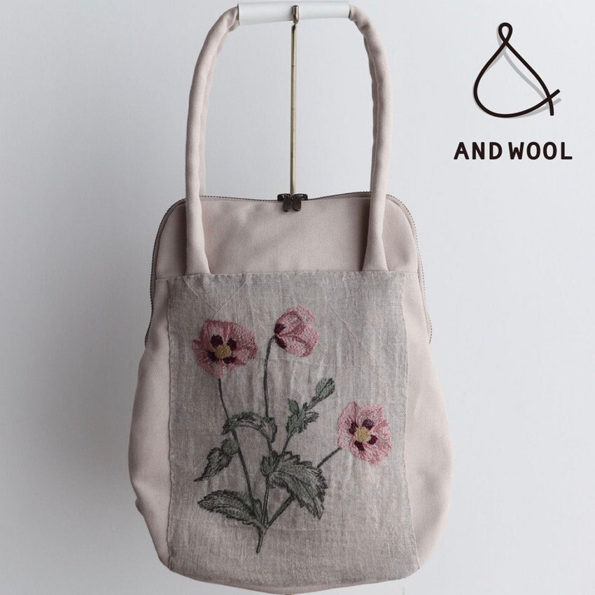 大容量でも「すっきりコンパクト」に見えるバッグ【ポピー押し花刺繍が入った帆布バッグ】