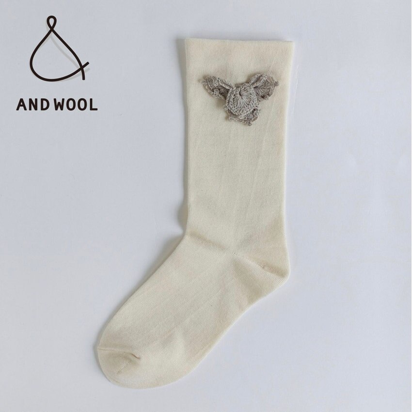 夏のお出かけをもっと品良く、心地良く【レーヨンシルク靴下】