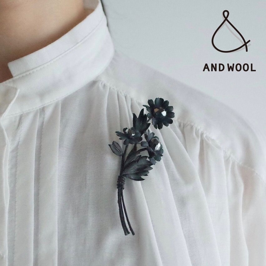 コーディネートを引き締める【美しいカモミールの花のブローチ】※ホワイトは完売しました