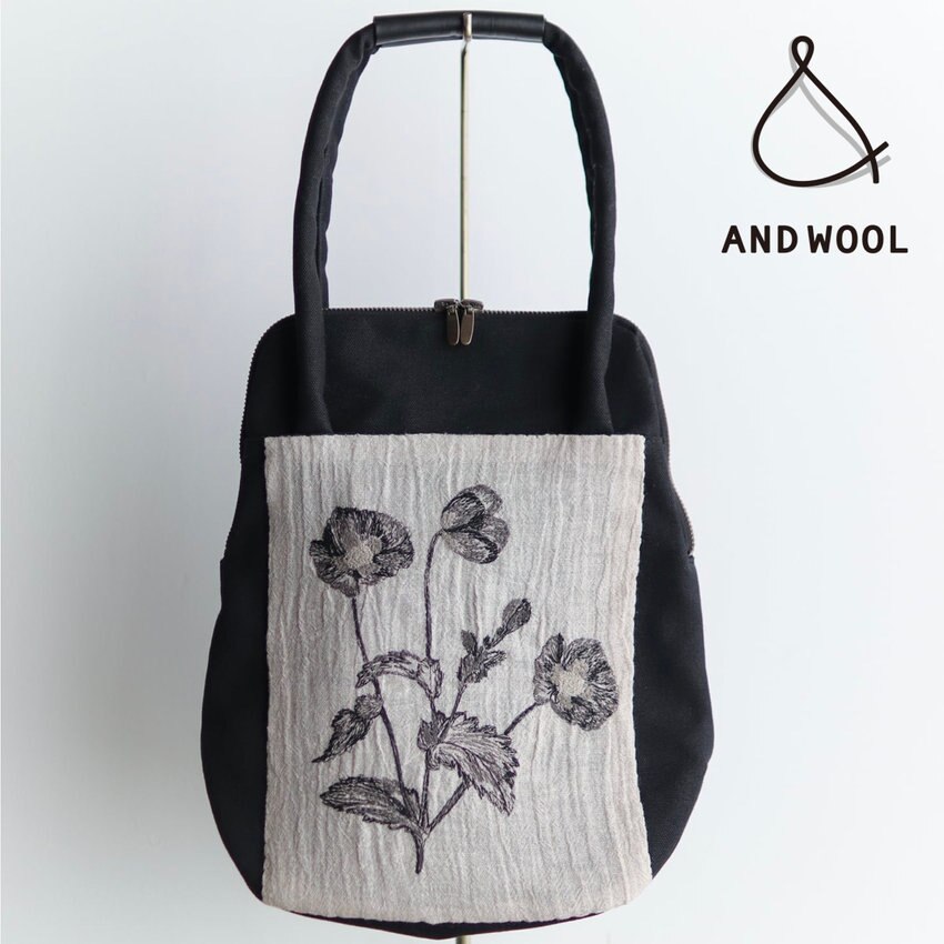 A4サイズが入る大容量でも「すっきりコンパクト」なシルエット【ポピー押し花刺繍が入った帆布バッグ】