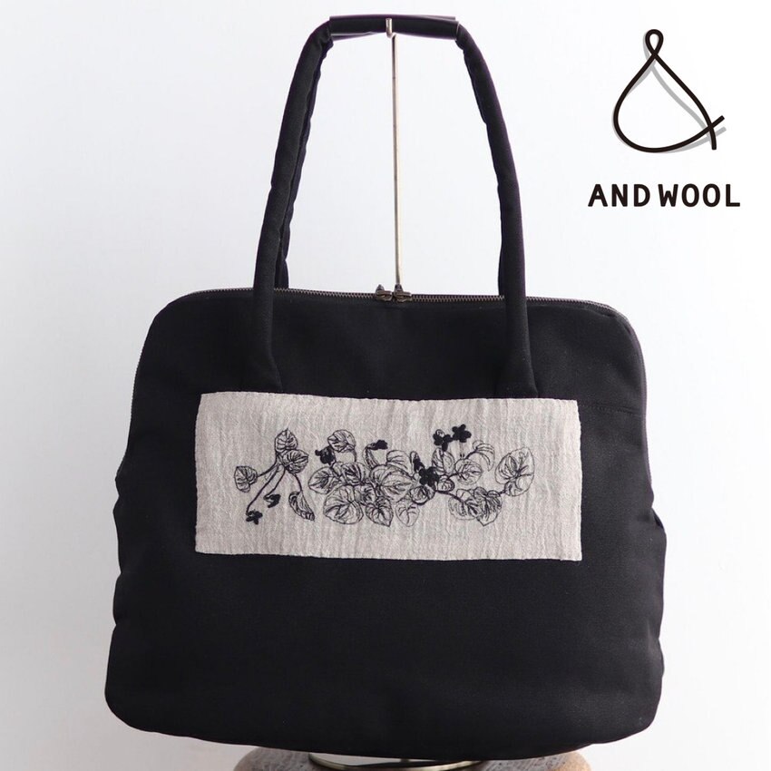 大容量でも見た目はすっきりコンパクト【今シーズン人気のスミレの押し花刺繍バッグ】ちょっとした旅行にも使えます