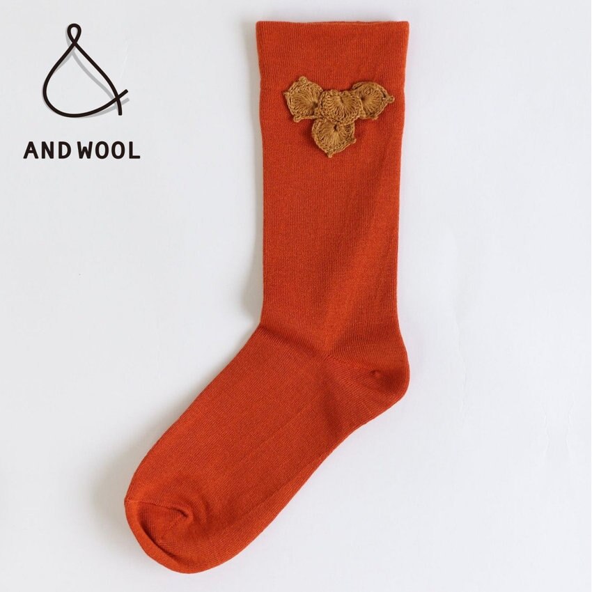 【ギフトにもおすすめ!!】ファクトリーブランドとのコラボレーション商品「かわいらしく履き心地のいい靴下」