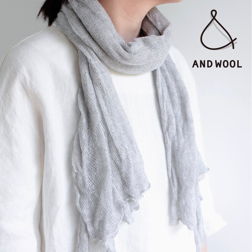 上質なシルクでワンランク上のサマーニットの装いを【シルクリネンのストール】