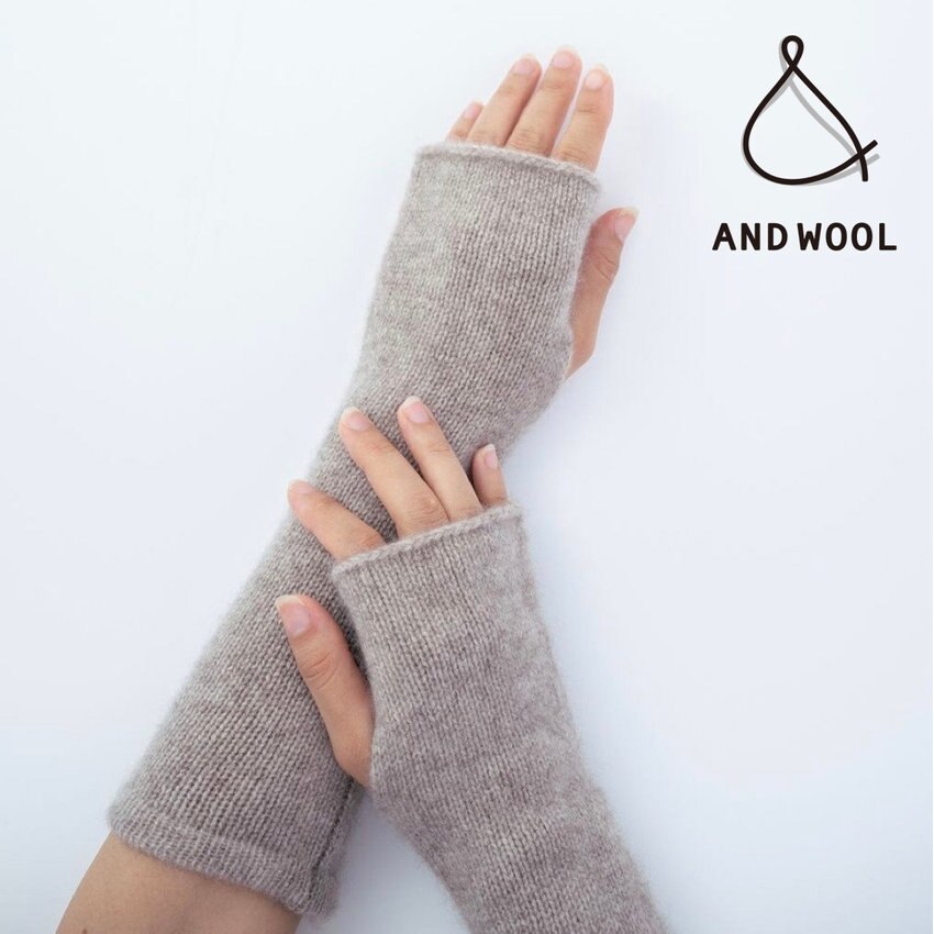 人気の素材【ホワイトカシミヤ100%シリーズのアームウォーマー】素肌に直接触れても安心の「天然素材」です