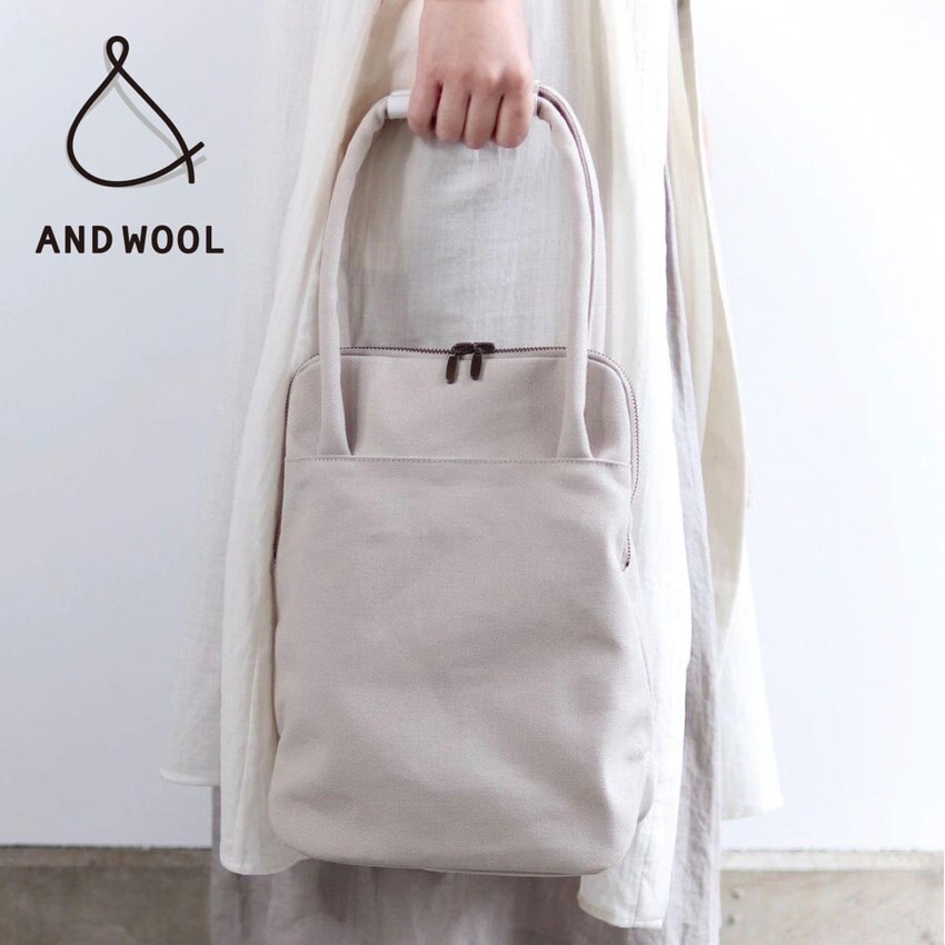 【A4サイズが入る大容量!!】でもすっきりコンパクトで上品なシルエットの「帆布のショルダーバッグ」