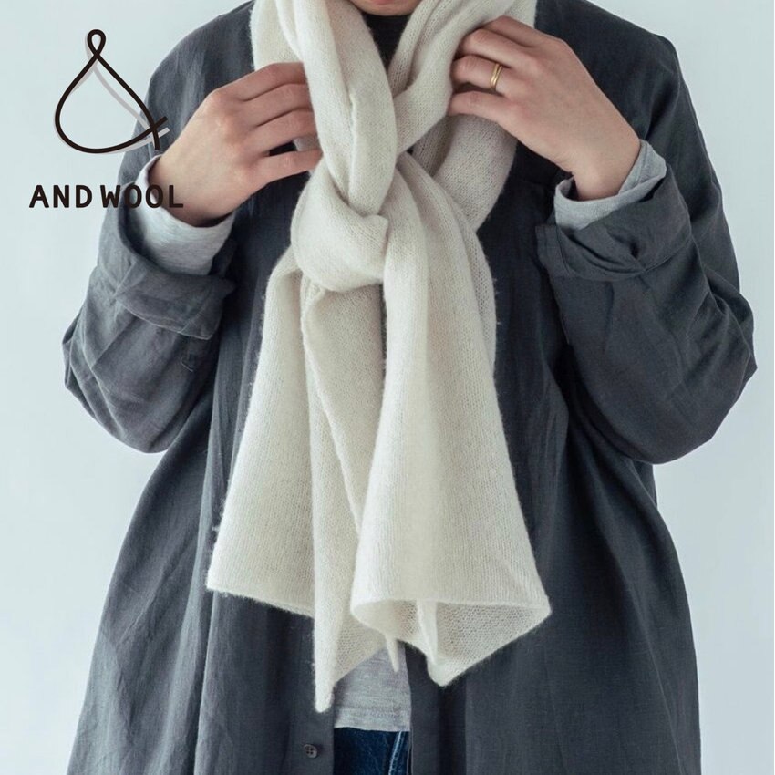 【ホワイトカシミヤ100%のストール】ちょうどいいサイズ感でいろいろな巻き方のバリエーションが楽しめる「細巾タイプ」