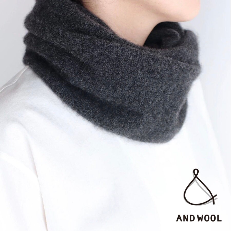 室内での着用にも最適【ホワイトカシミヤ100%のスヌード】首元を