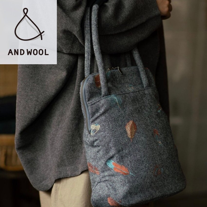 上品で控えめな印象ながらも個性的な色使い【鳥の羽刺繍のショルダーバッグ】※グレーのみ在庫あり