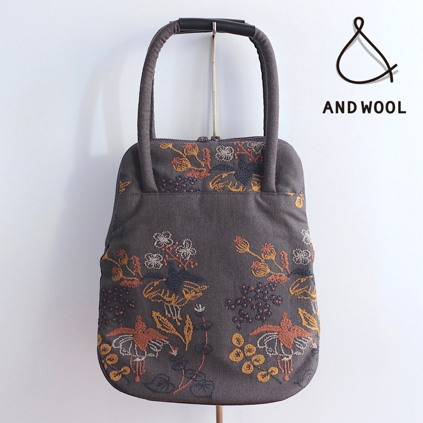 【在庫残りわずかです!!】繊細な刺繍表現で高級感があり上品な印象の「フクシア刺繍のバッグ」※グレーのみ在庫あり