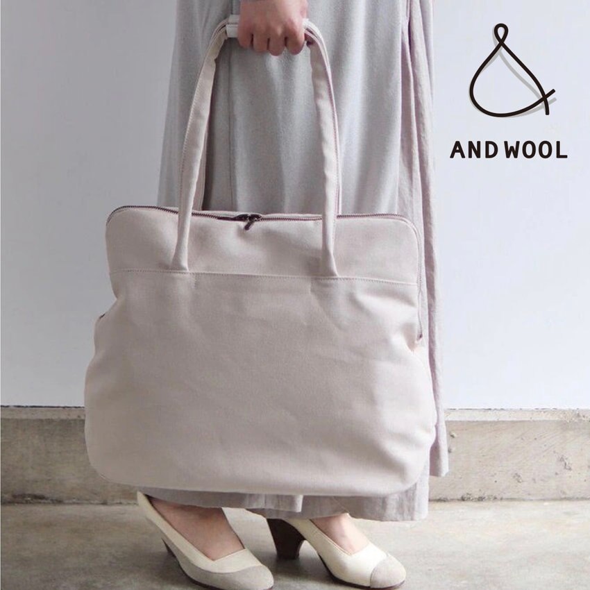 【小旅行にも使える大容量】すっきりコンパクトな見え感でファッションの邪魔をしません「上品なシルエットの帆布バッグ」