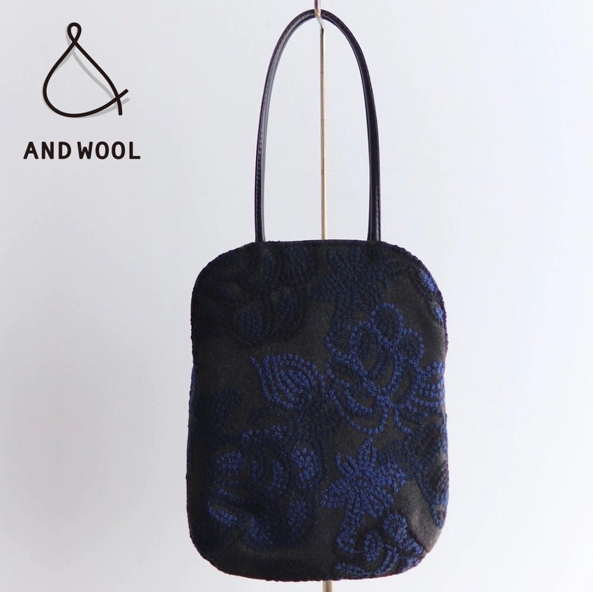 【在庫残りわずかです!!】遠くからでも目を惹くワンランク上の高級感と上品さ「豊かな表情のノット刺繍のミニバッグ」