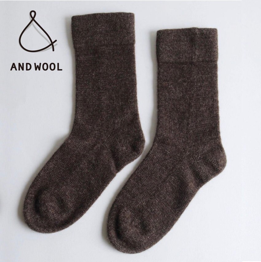 冬のギフトにおすすめ!!驚くほど滑らかな【カシミヤウールの靴下】1枚1枚手編み機で編み上げています