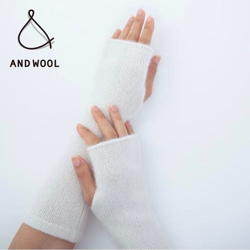 ご家庭でのお洗濯が可能です【ホワイトカシミヤ100%アームウォーマー】肌に直接触れても安心の「上質な天然素材」