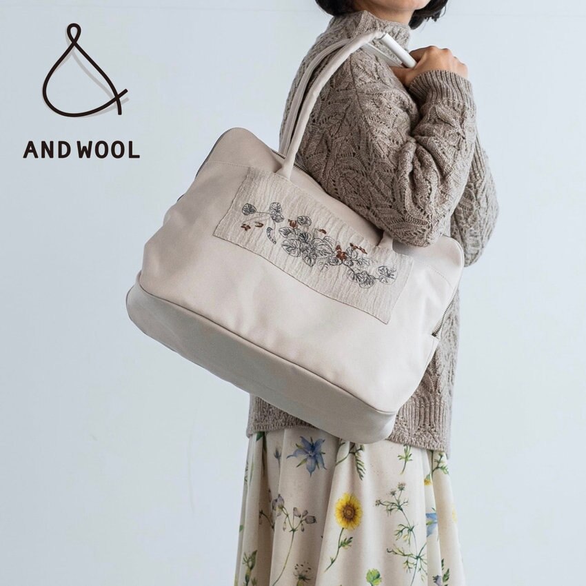 【大容量でも見た目はすっきりコンパクト】小旅行にも使えるバッグ「スミレの押し花刺繍」が上品な装いを引き立てます