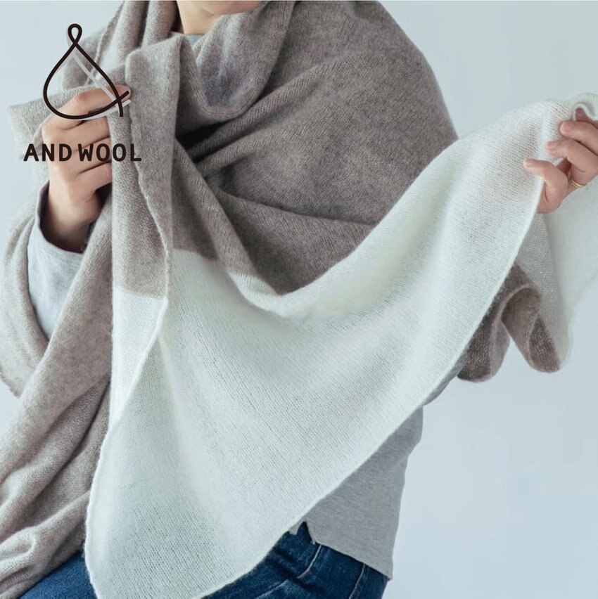 春は明るい色を!!【ホワイトカシミヤ100%の大判ストール】巻き方で色のアクセントを楽しめる「ツートンカラー」