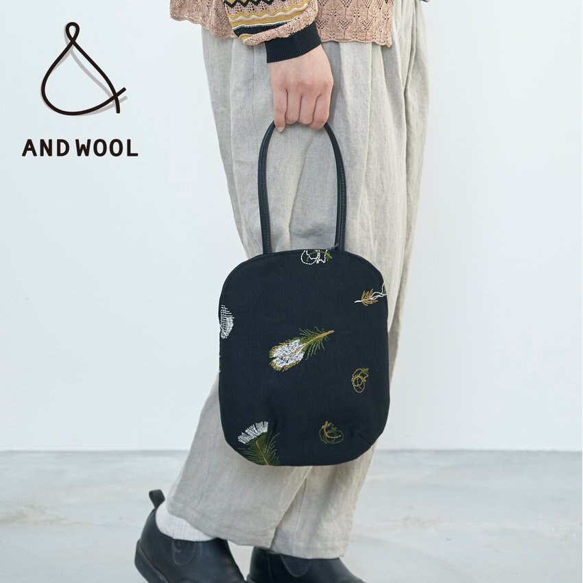 春の装いとの相性も◎上品で個性的な色使い【鳥の羽刺繍のミニバッグ】財布・携帯電話・ペットボトルがちょうど入るサイズ!!