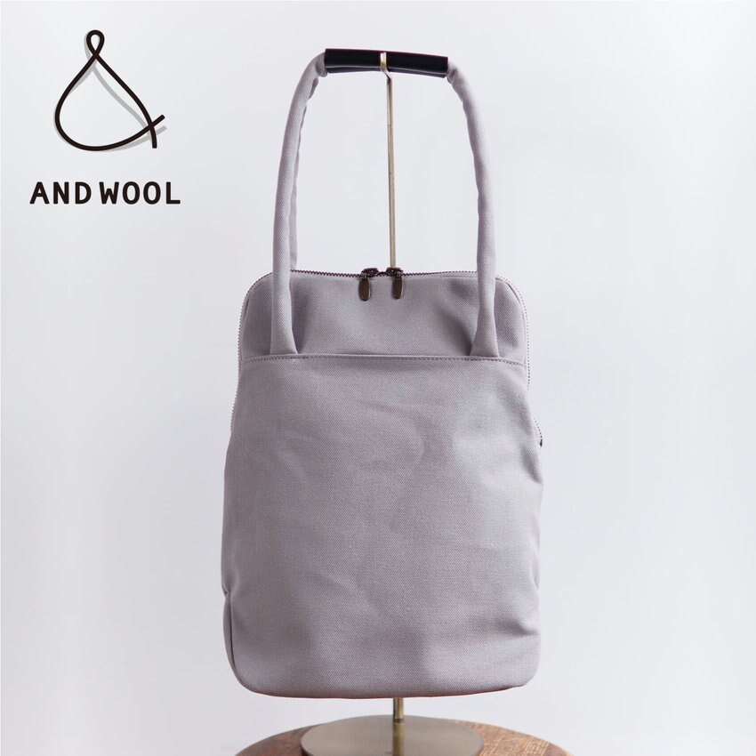 【毎日のお出かけがちょっと特別になる】A4サイズも入って肩かけもOK、上質な帆布生地のスクエアバッグ