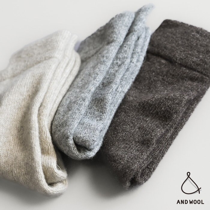 【AND WOOL 上質なニット】寒い日の足元を優しく温める、ニット屋さんの靴下