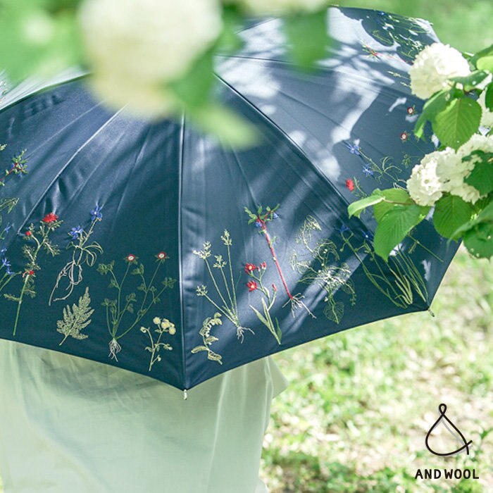 【AND WOOL 春のお出かけ小物】UVカット率99%以上の一級遮光で安心、刺繍が華やかな晴雨兼用傘