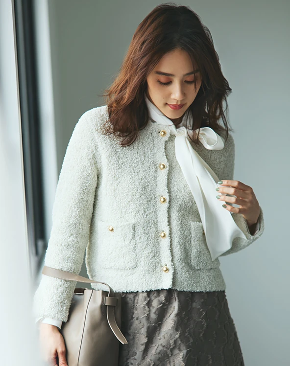 2XL【新品】ETRO エトロ リアルムートンコート 英字新聞 花柄カットワーク ETRO/エトロ_Women通販 | プリント シルク ショール【送料無料