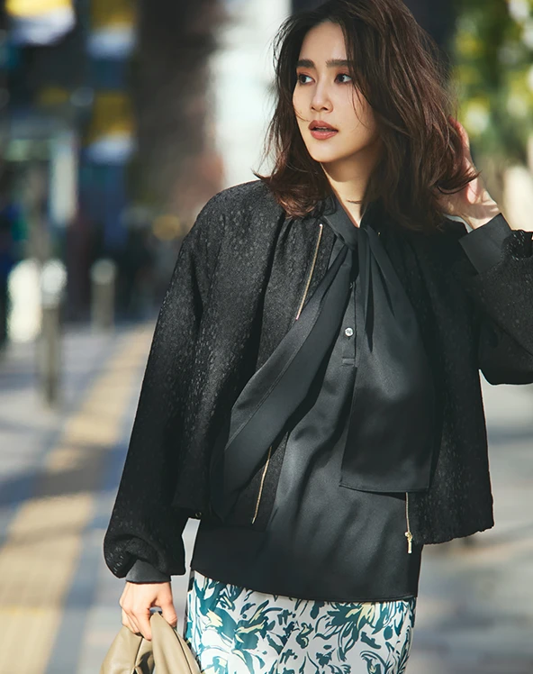 華やかに黒を着たい