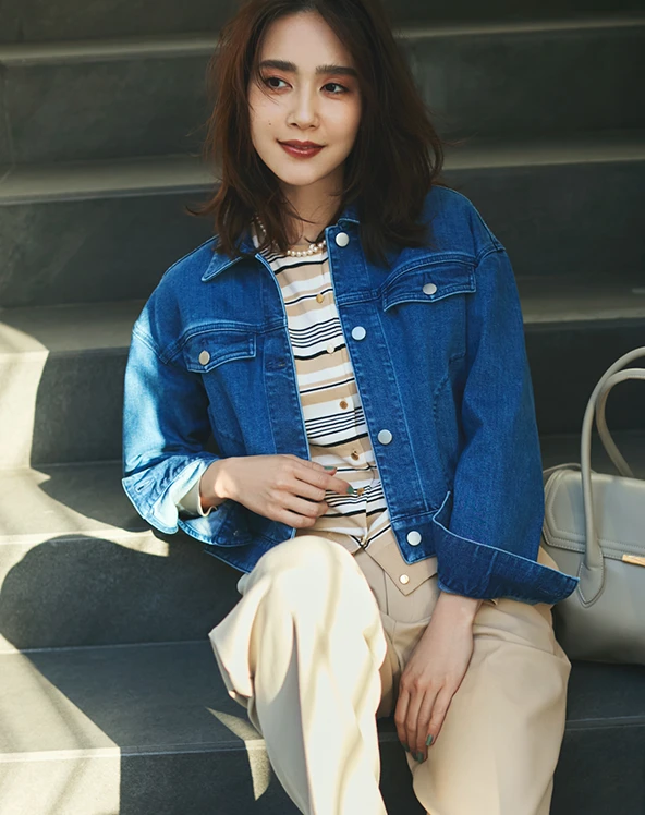 大人っぽくデニムを羽織りたい