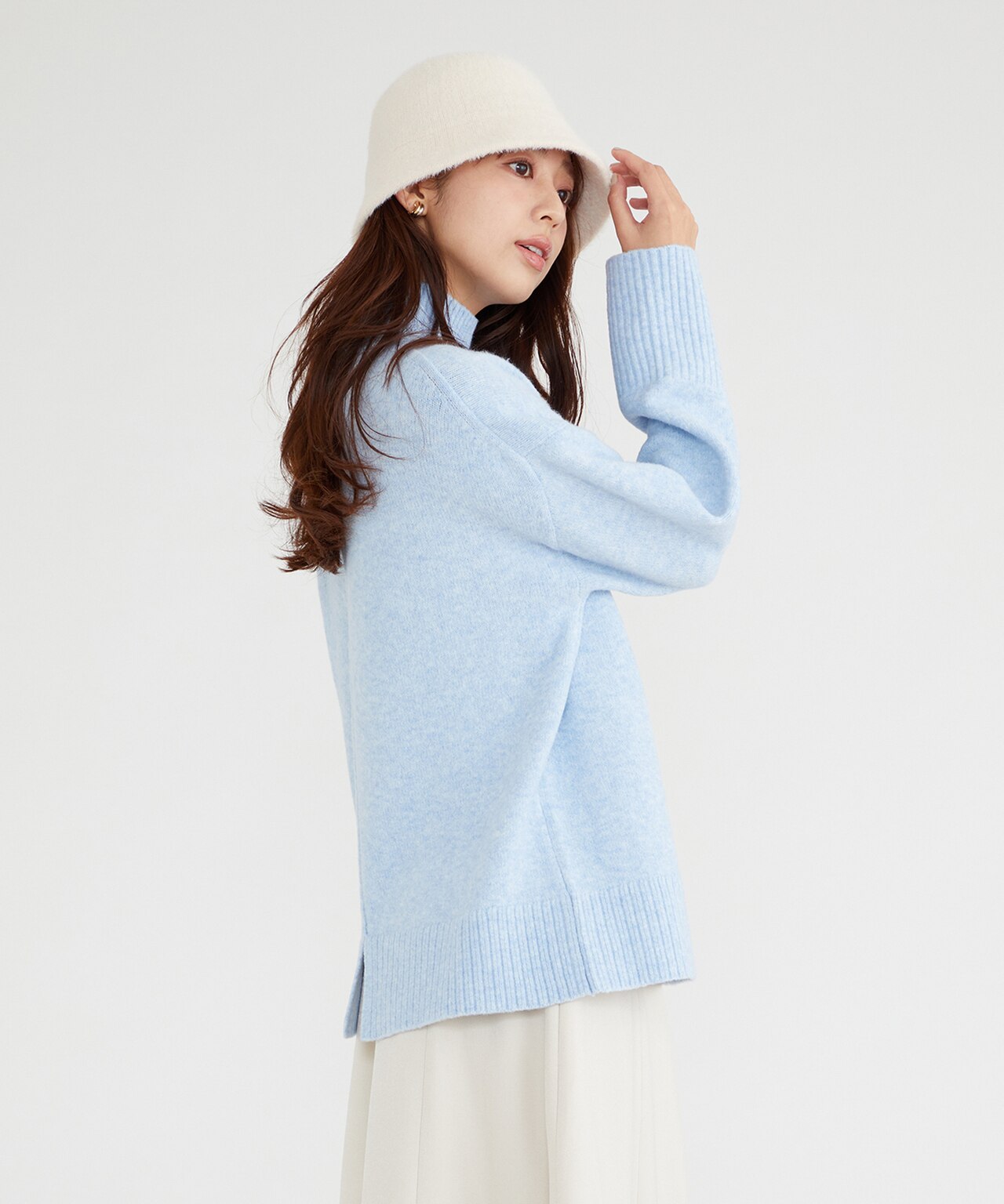 シャギーバケット ハットを着用したモデル