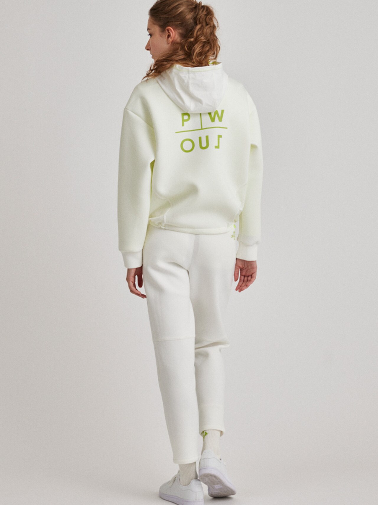 PWCIRCULUS,ピーダブ,PW,ゴルフウエア,おススメ,WOMEN,レディース,阿部プロ,阿部 未悠,ゴルフプレー,セットアップ,フーディ,軽アウター,ブルゾン,ストレッチ