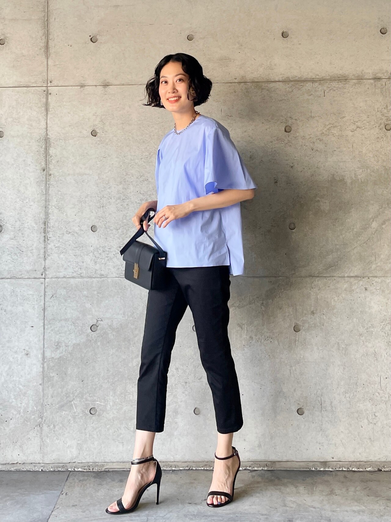 【洗える】コットンナイロンストレッチ フリルスリーブ ブラウス