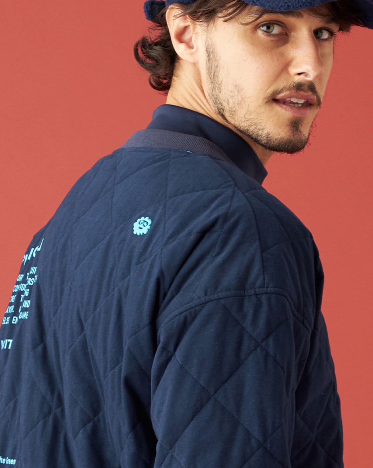 PW,PWCIRCULUS,PW,ゴルフアウター,MENS,メンズ,キルティング,キルト素材,ジャケット,防寒,冬ゴルフ,ウィンタースポーツ,旅行,スポーツ,プルオーバー,トレーナー,中間アウター,背面画像