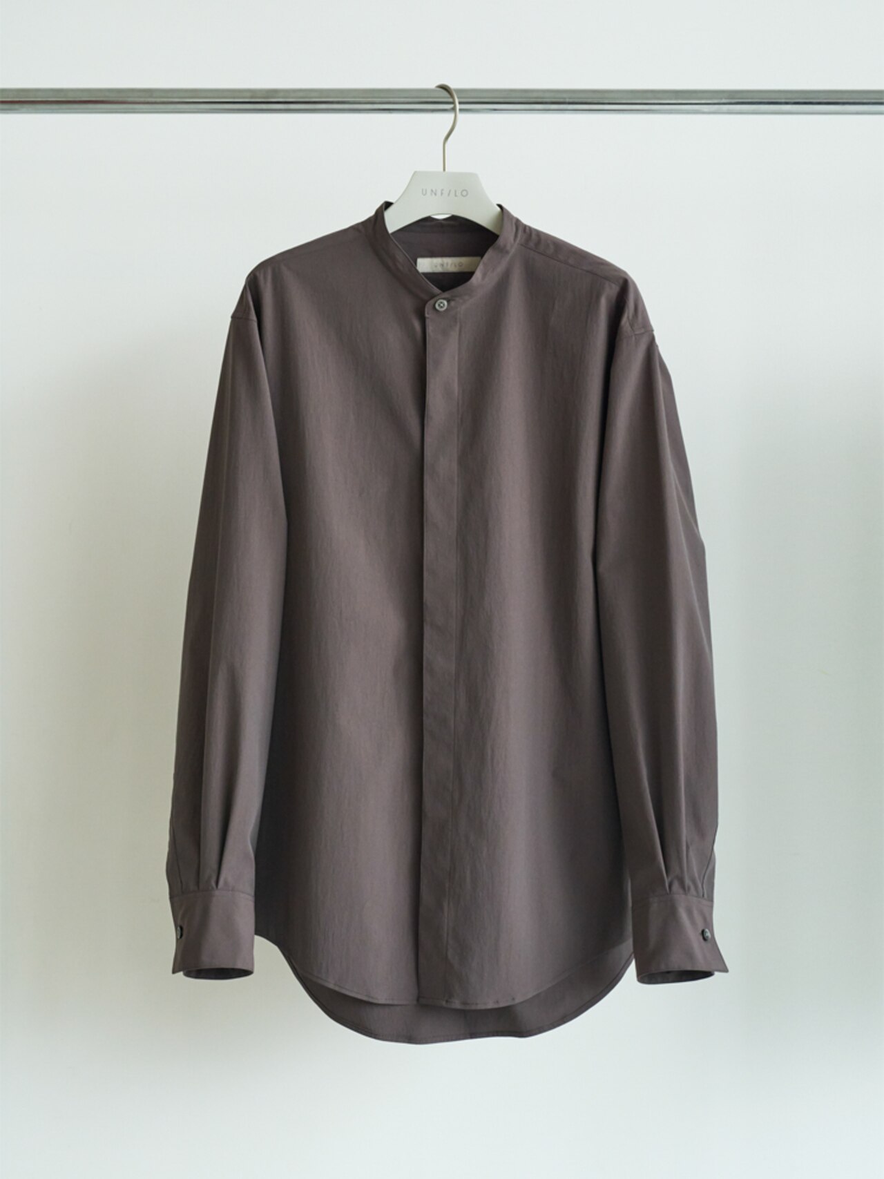 ブラウンのメンズシャツ