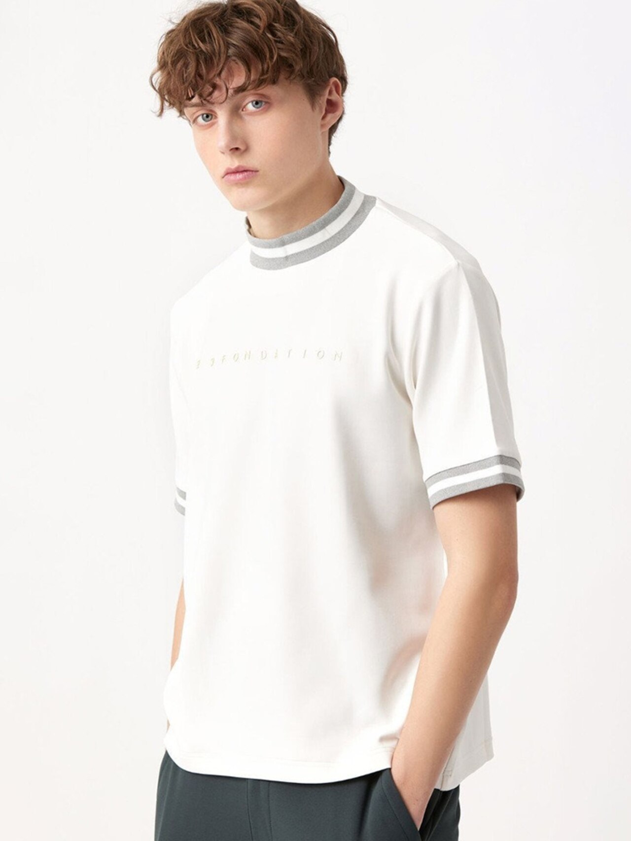 ライトダンボール モックネック