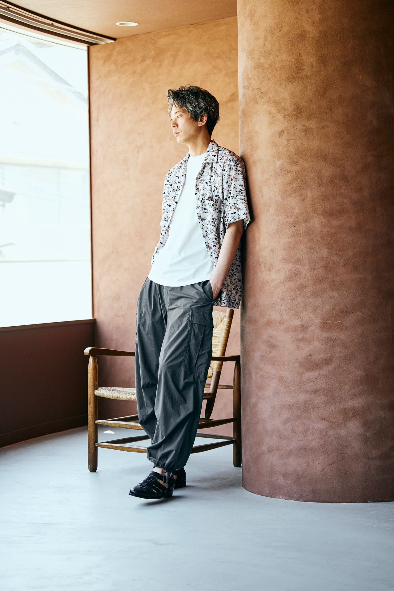 Light Move カーゴパンツの着こなし