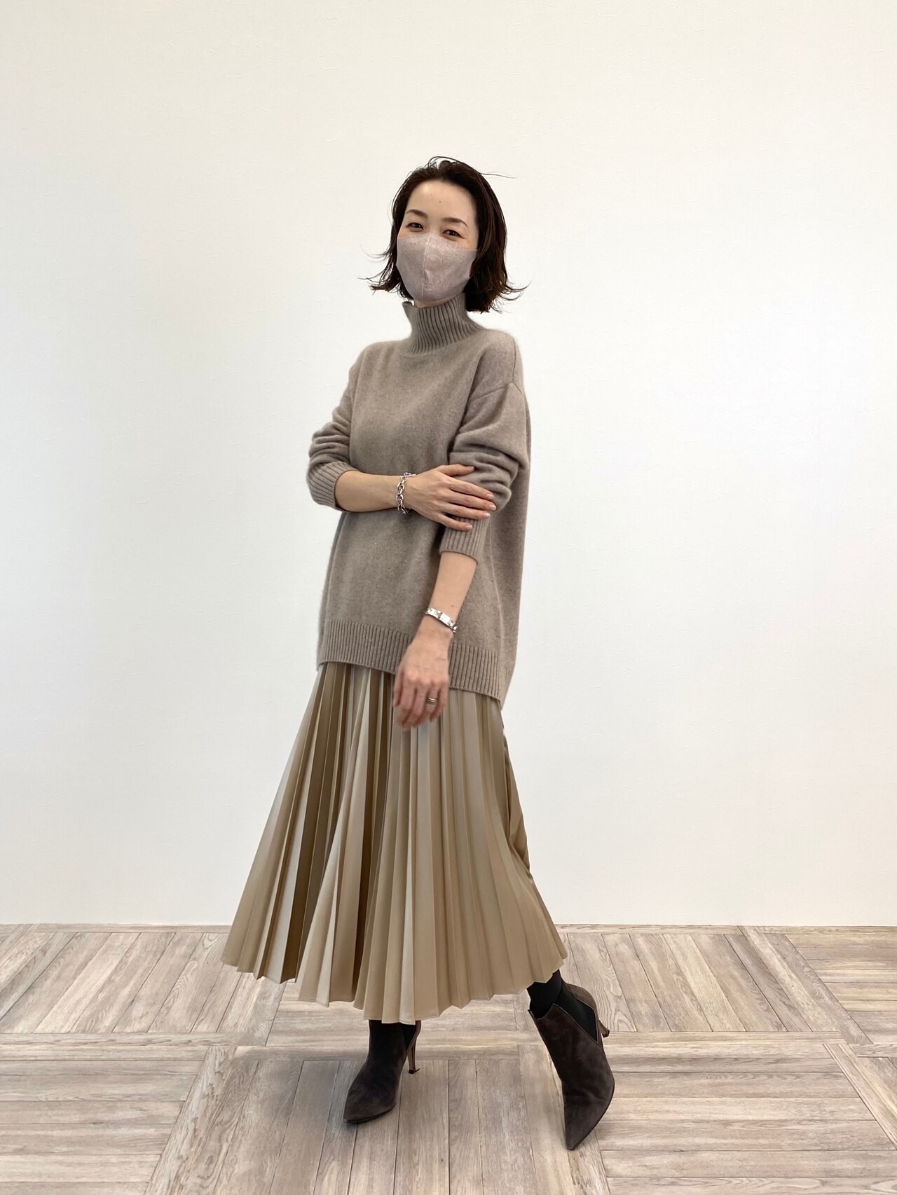 マスクとコーディネートの最新情報（小顔見えレースマスク）