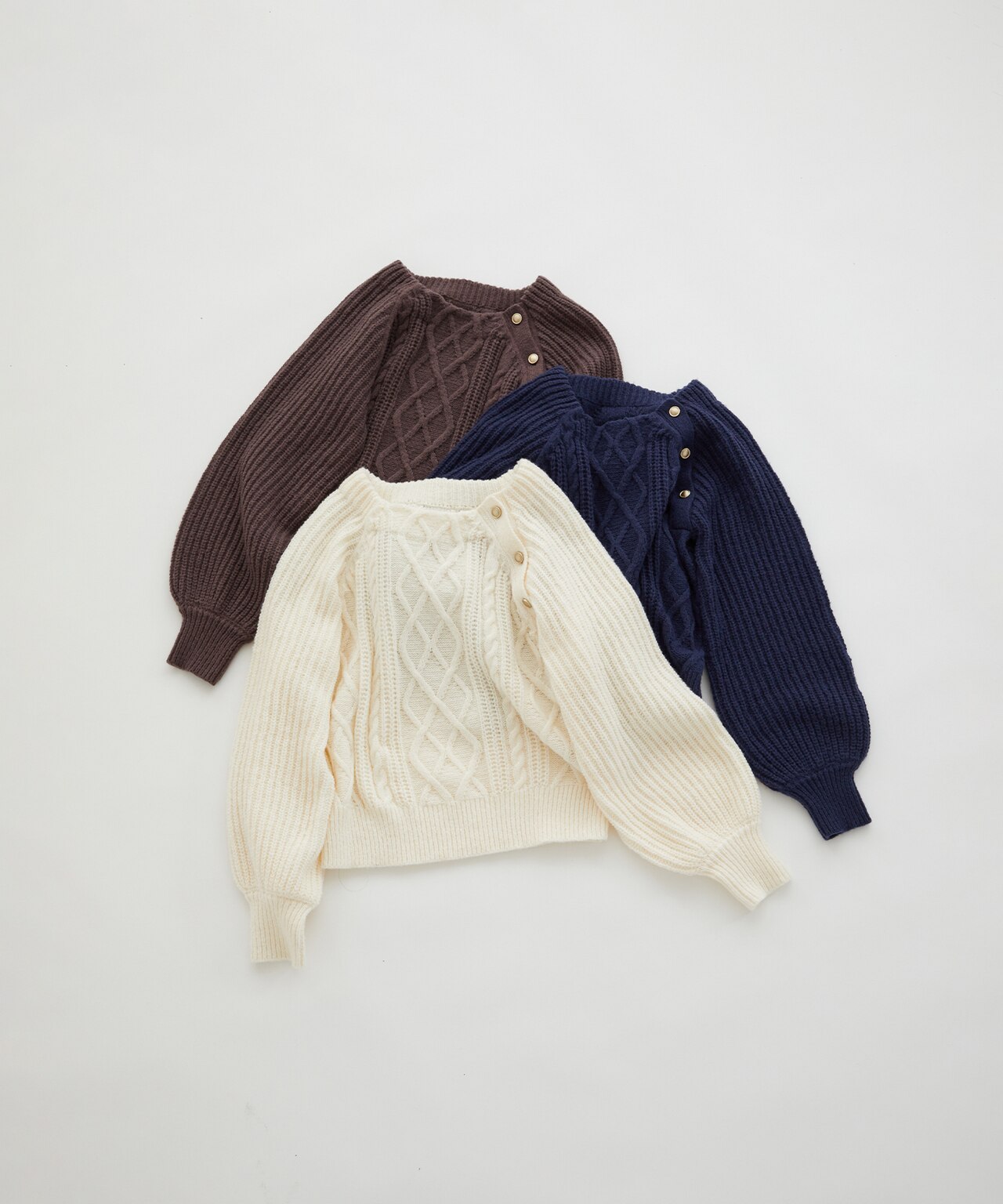 金釦ケーブル ニット