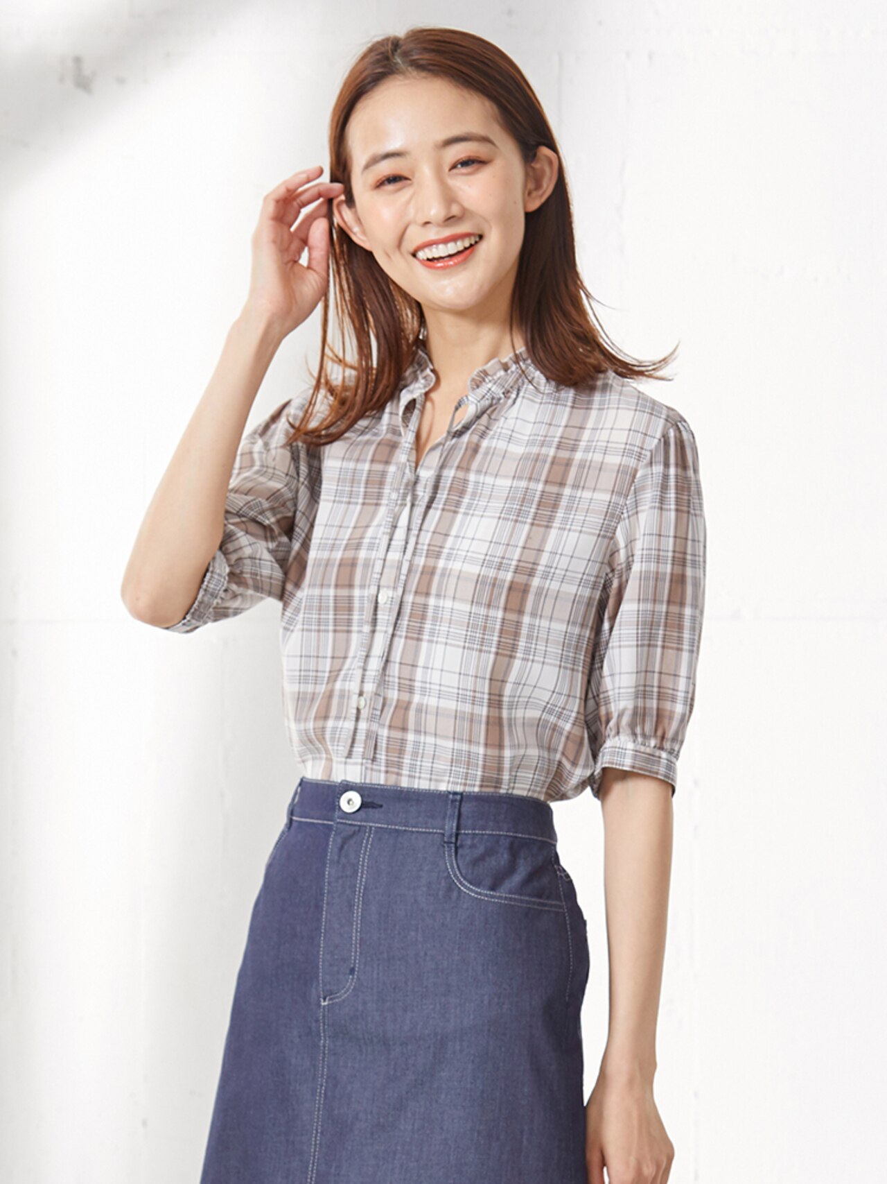 チェックブラウス