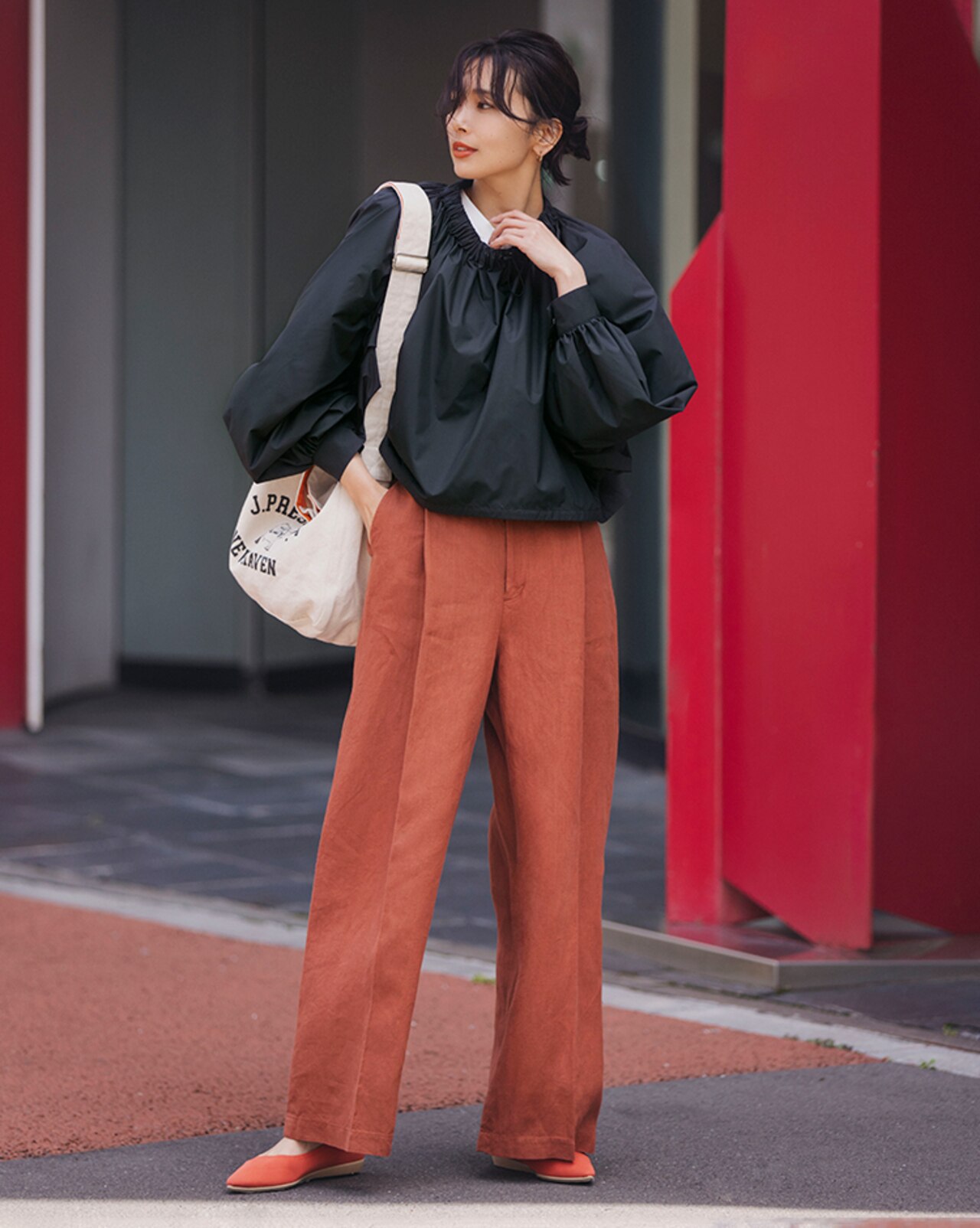 見た目も機能も妥協しない！雨の日も楽しむミズノコラボ服