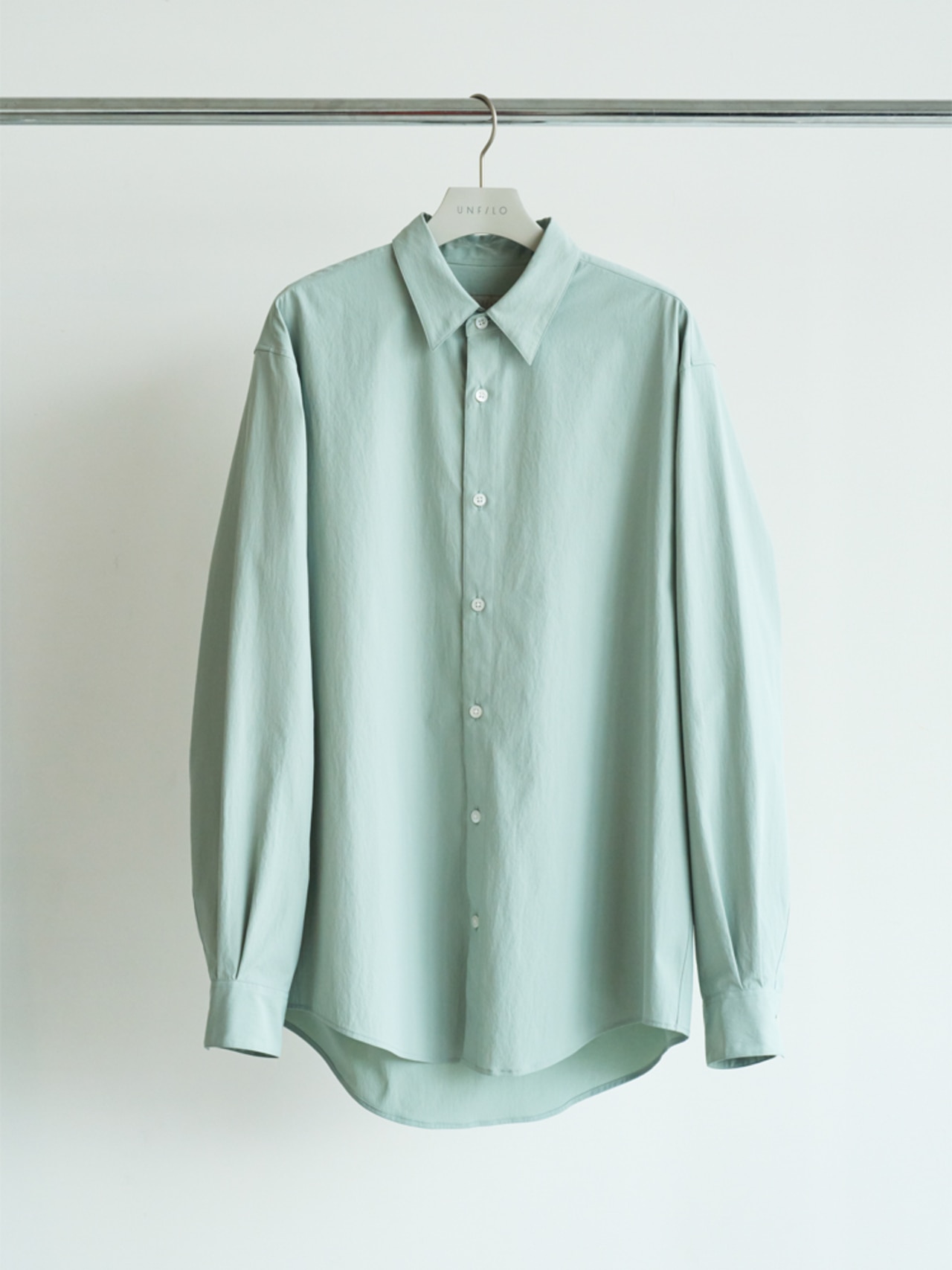 グリーンのメンズシャツ