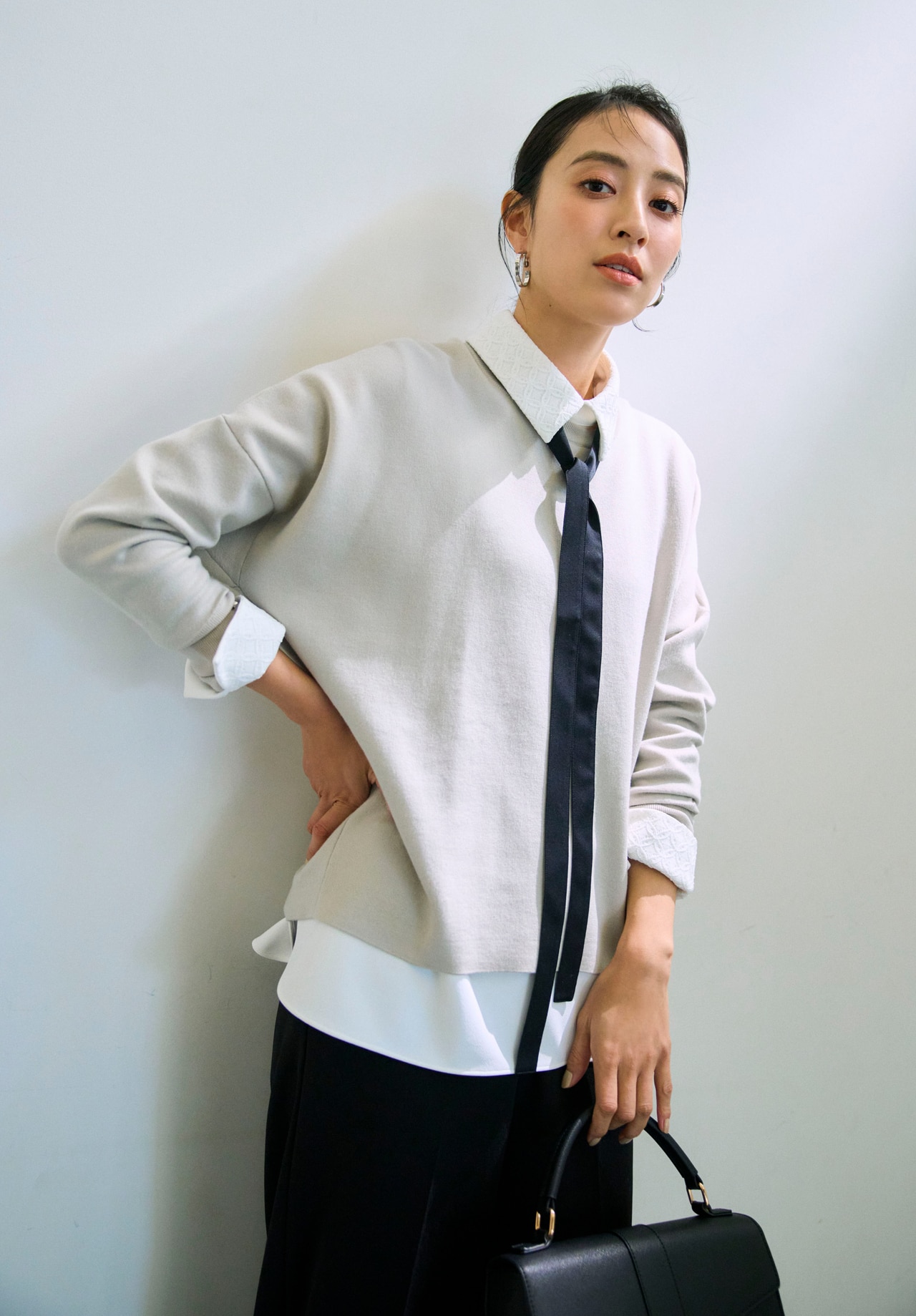 ボウタイ付きシャツ