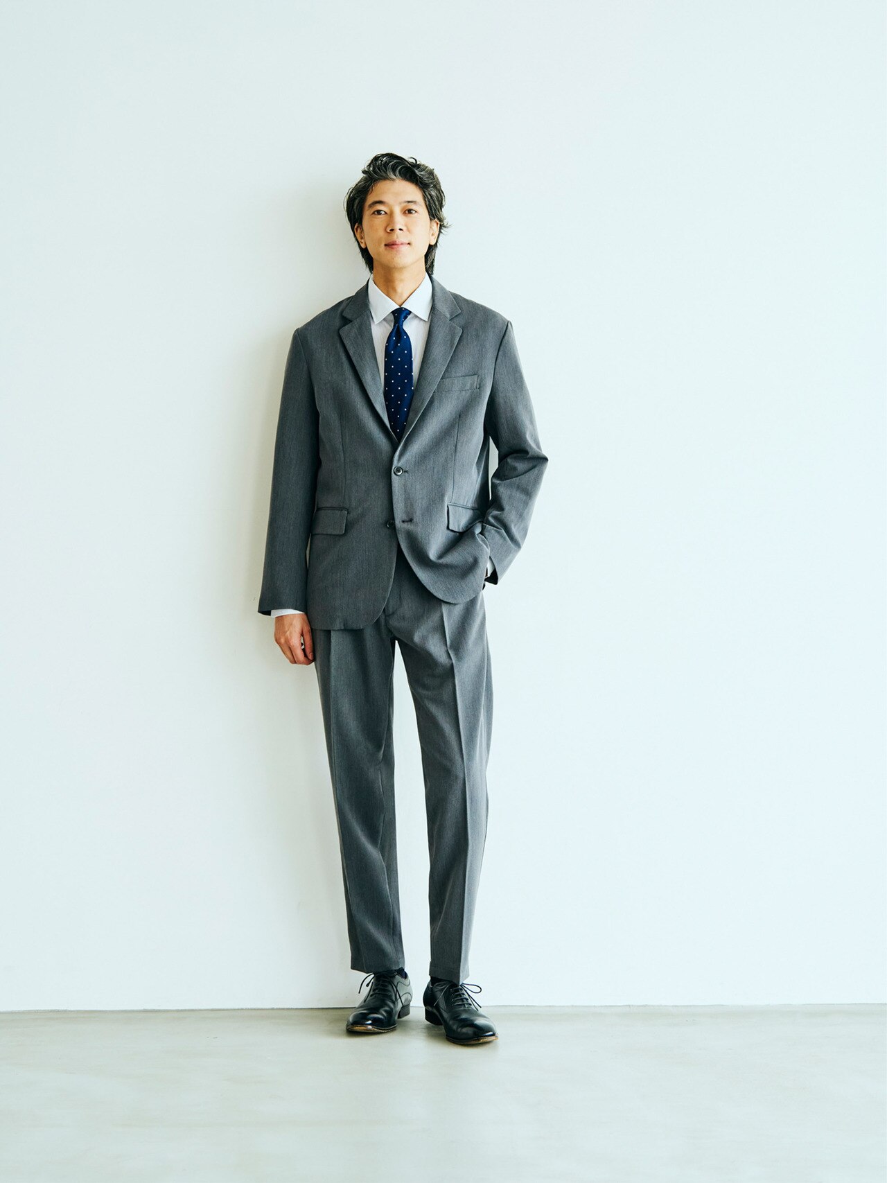 グレーのスーツの入園式、卒園式の服装