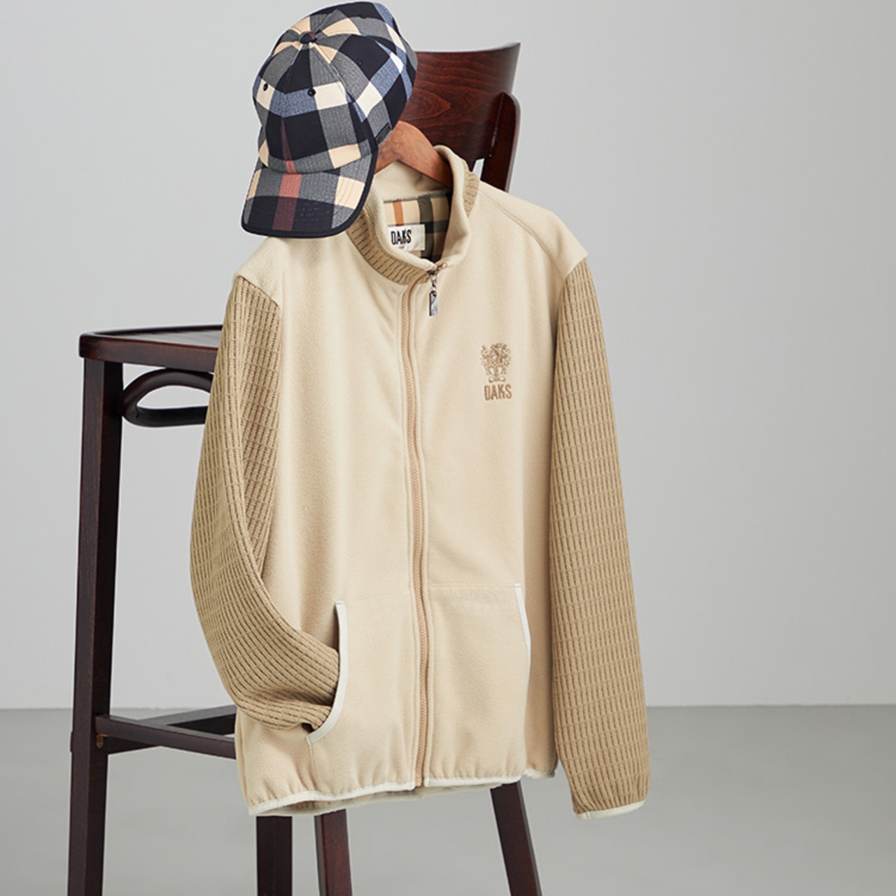 DAKS,DAKSGOLF,ゴルフアウター,おススメ,MENS,ジャケット,ブルゾン,フリースジャケット,フリース,ニット,防寒,冬ゴルフ,ベージュ,キャップ