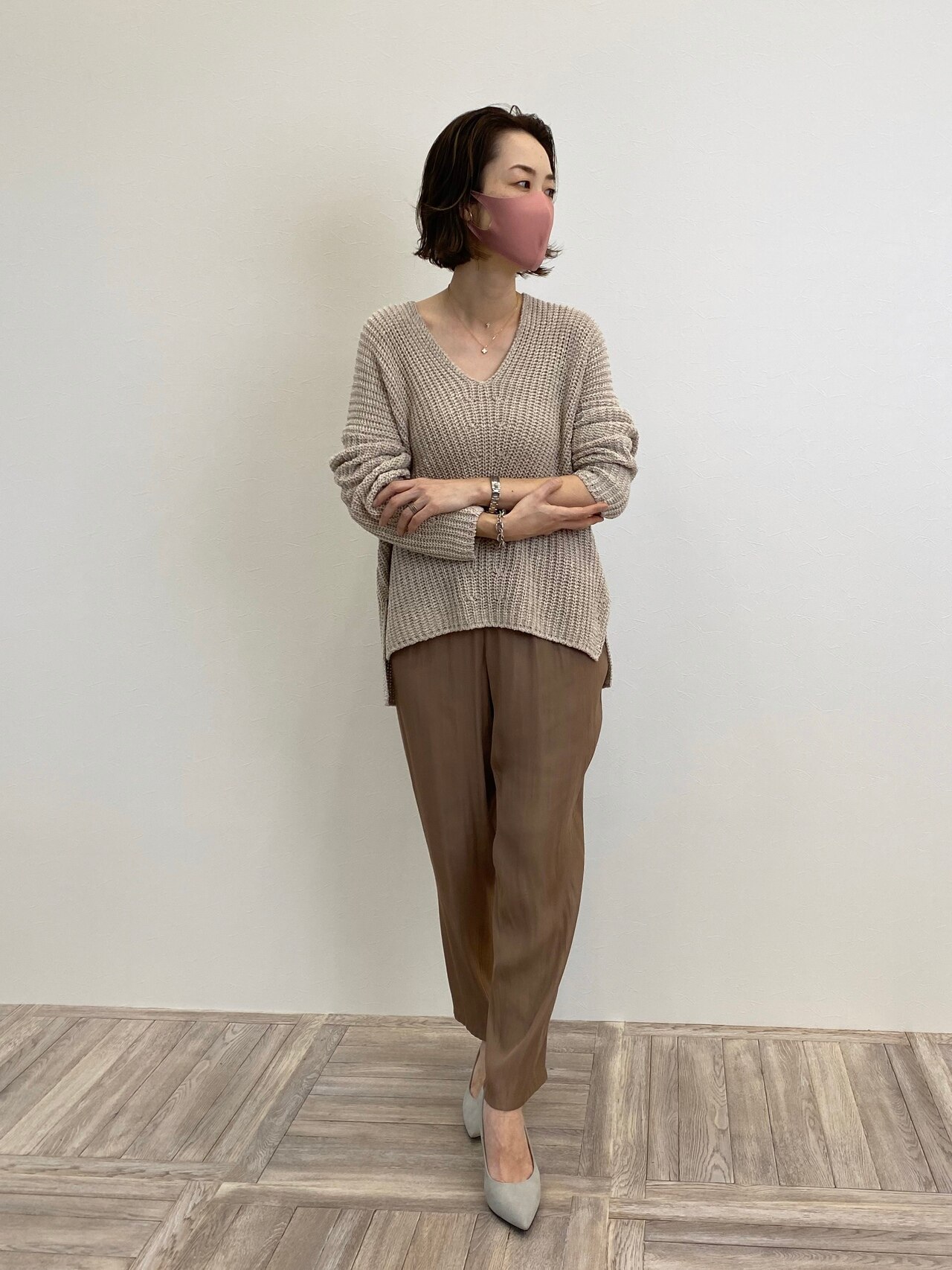 マスクとコーディネートの最新情報（小顔見え無地マスク）