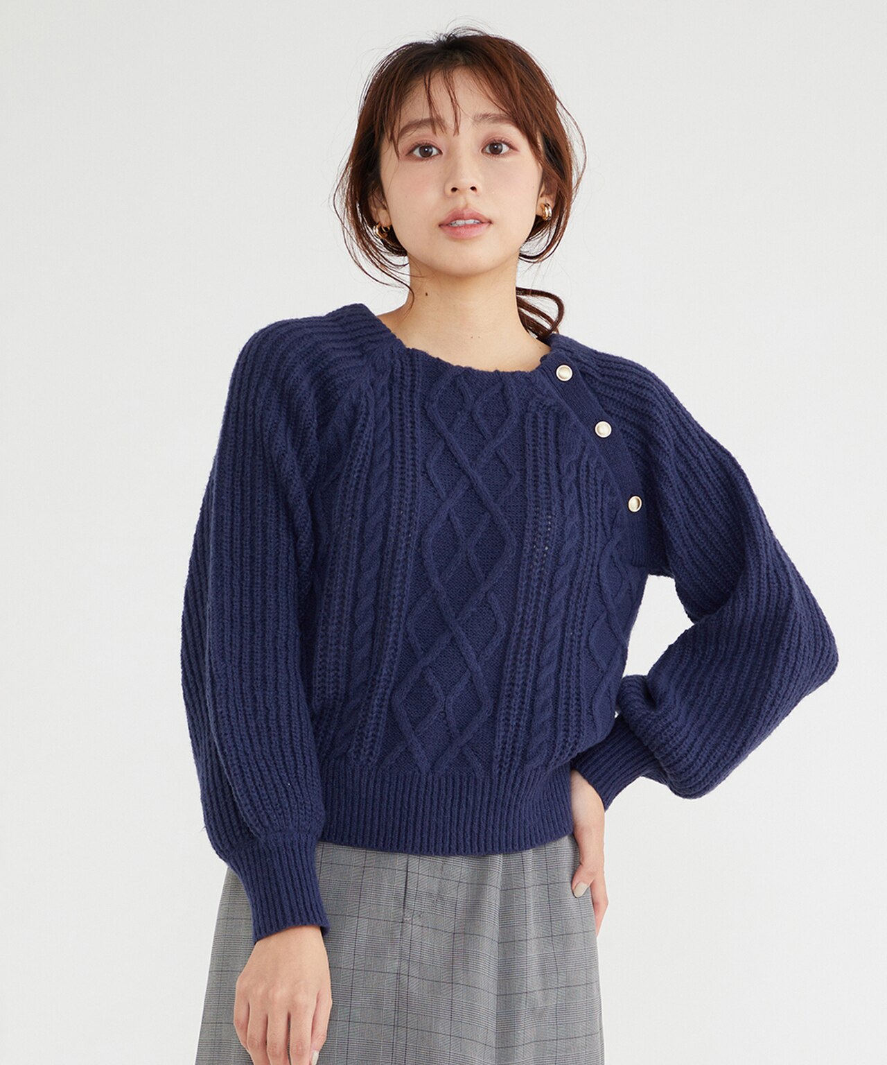 【洗える】金釦ケーブル ニット